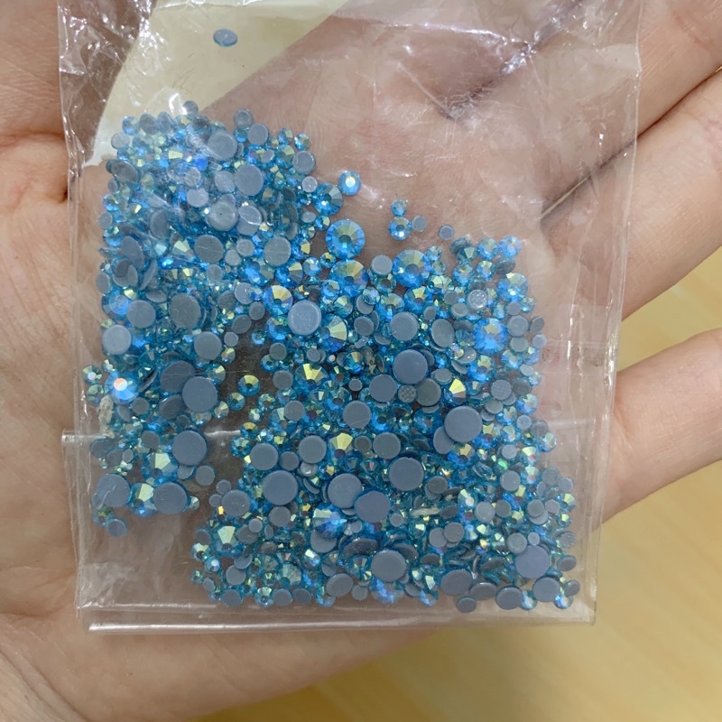 Đá chân keo mix size, đá gắn móng