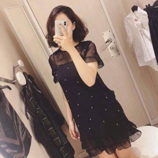 Váy HM Váy HM new giật tag sz 34 .phù hợp cho các bạn cao m55 trở lên nặng 45 kg trở lên.Váy siu đẹp nhưng do mình gầy n