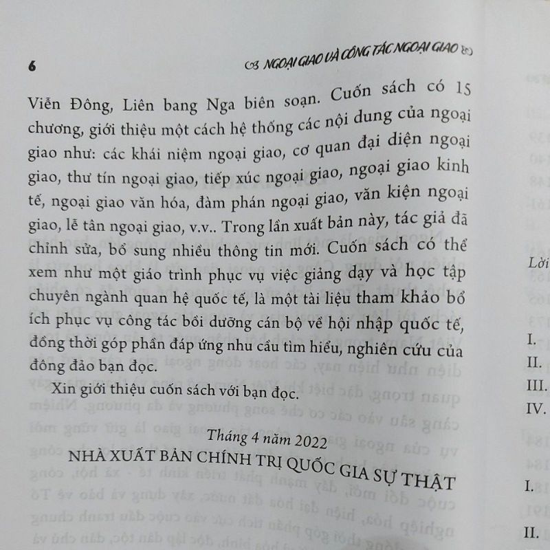 Sách - Ngoại giao và công tác ngoại giao