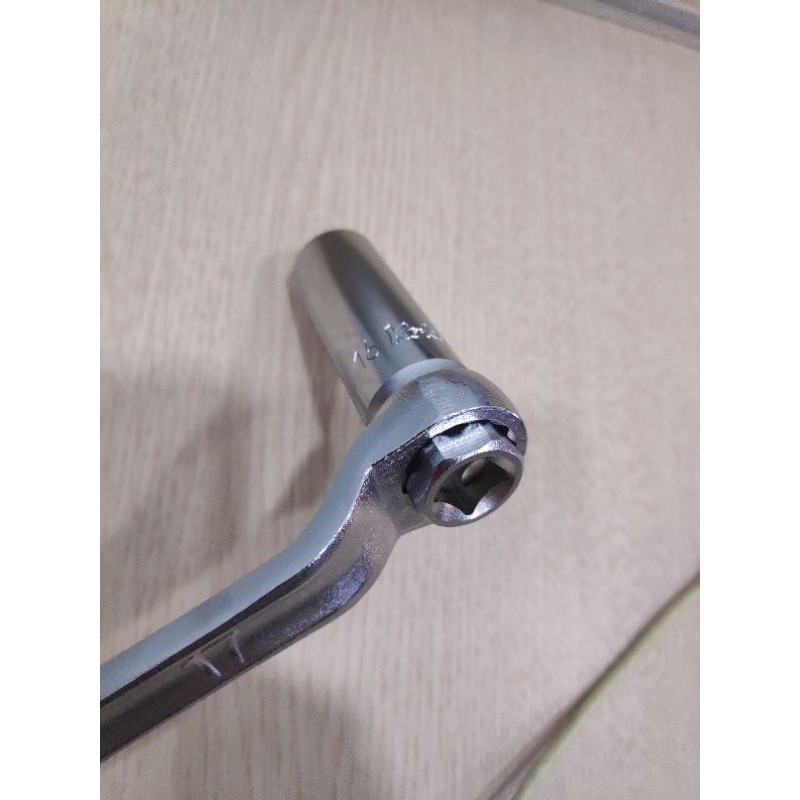 Tuýp khẩu mở Bugi có từ tính Koken nhật 3305P cỡ 14 và 16 - Made in japan