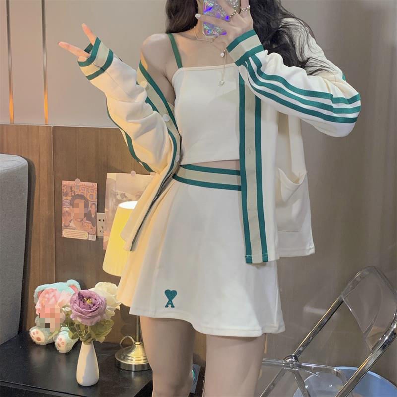 Set Đồ Thể Thao Gồm Chân Váy Ngắn Phong Cách Preppy Thời Trang Xuân Thu 2022