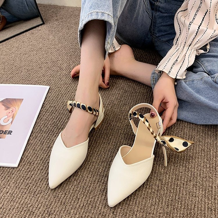 Giày Sandal Gót Thấp Dày Mũi Nhọn Có Quai Cài Phong Cách Mới Dành Cho Nữ