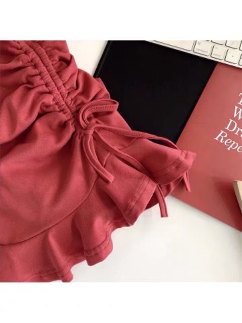 Đầm rút dây bé gái