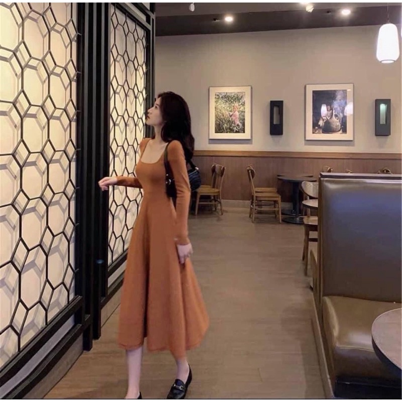 Váy cổ vuông