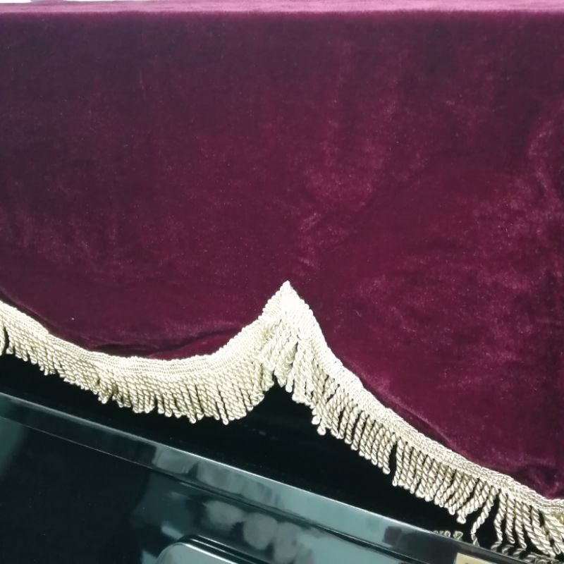 Khăn phủ đàn PIano đỏ tua rua sởi lớn sang trọng