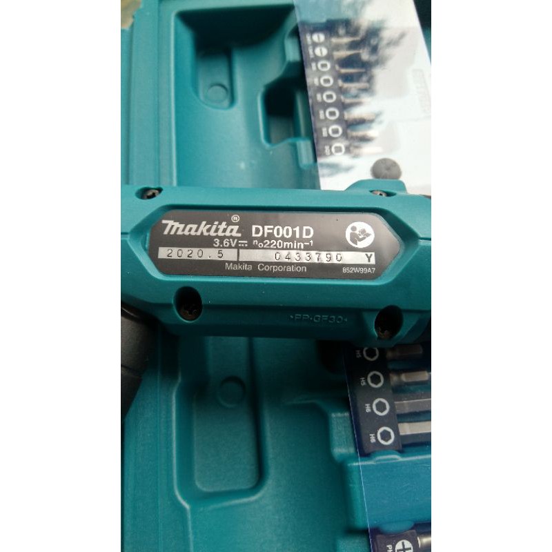 Máy vặn vít dùng pin 3.6V Makita DF001DW