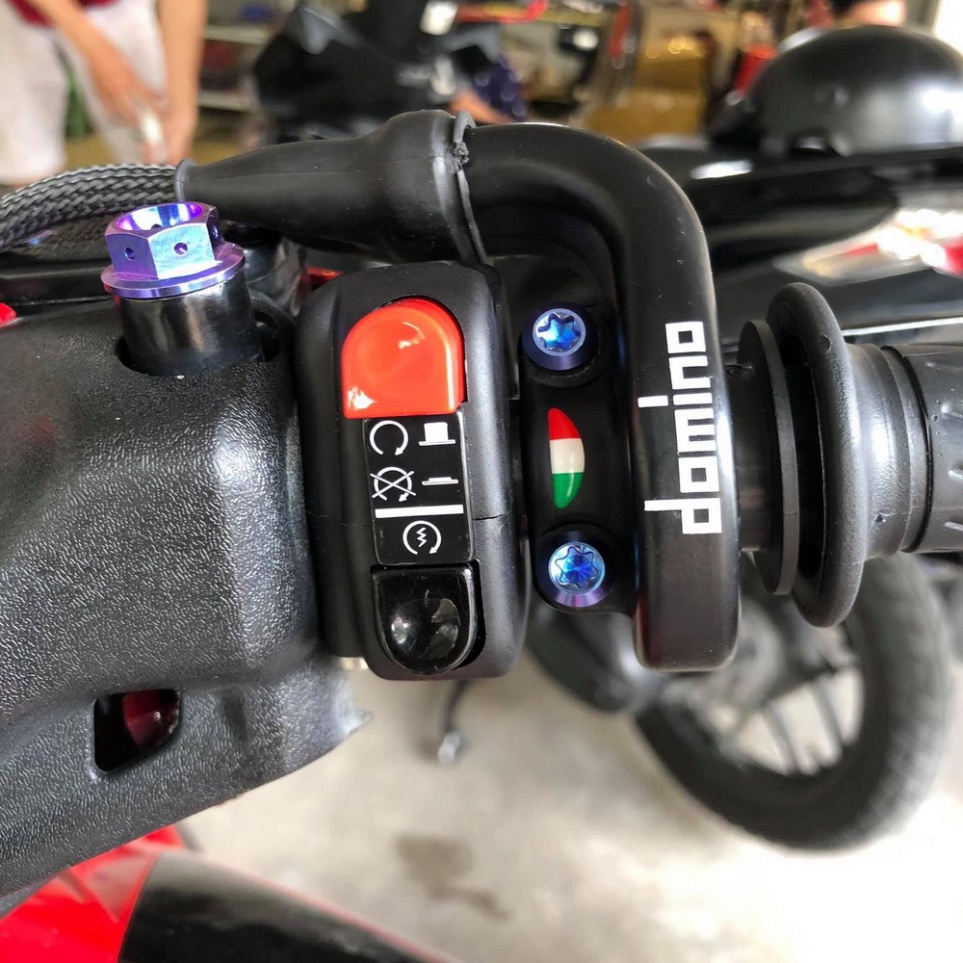Cùm ga tăng tốc DOMINO 2 dây ga trên thích hợp sử dụng cho xe WINNER, EXCITER, SONIC, SATRIA  XE GHI ĐÔNG TRẦN