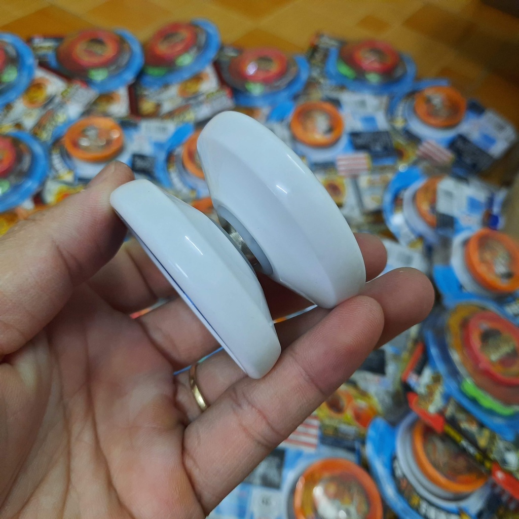 Đồ chơi con quay yoyo Tuyệt đỉnh Yoyo Sói Băng Giá (màu trắng) mã 676111