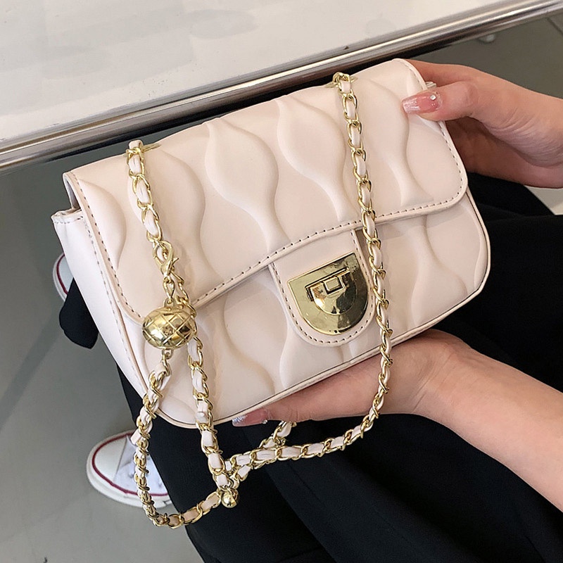 Túi đeo vai Ielgy họa tiết hình thoi thiết kế phối dây chuỗi cá tính dành cho nữ