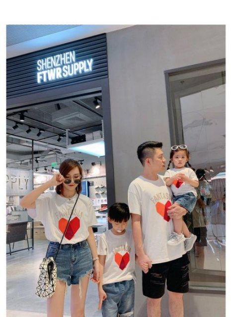 Áo gia đình ,áo nhóm đi biển giá sỉ , đủ màu , đủ size từ 8kg đến 100kg.