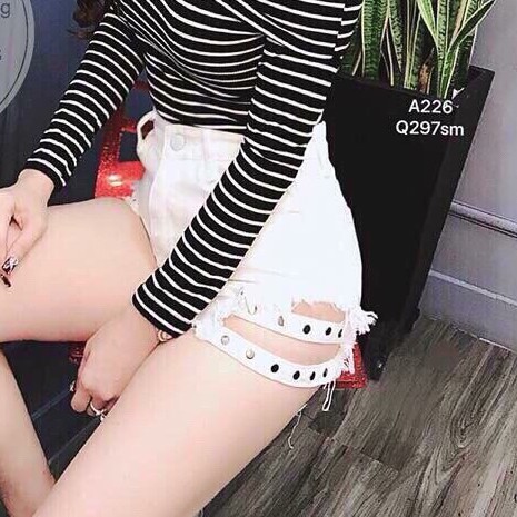 quần short kaki phối đai hạt