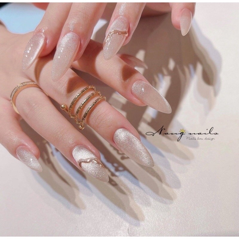 Nail box trắng mắt mèo tráng gương