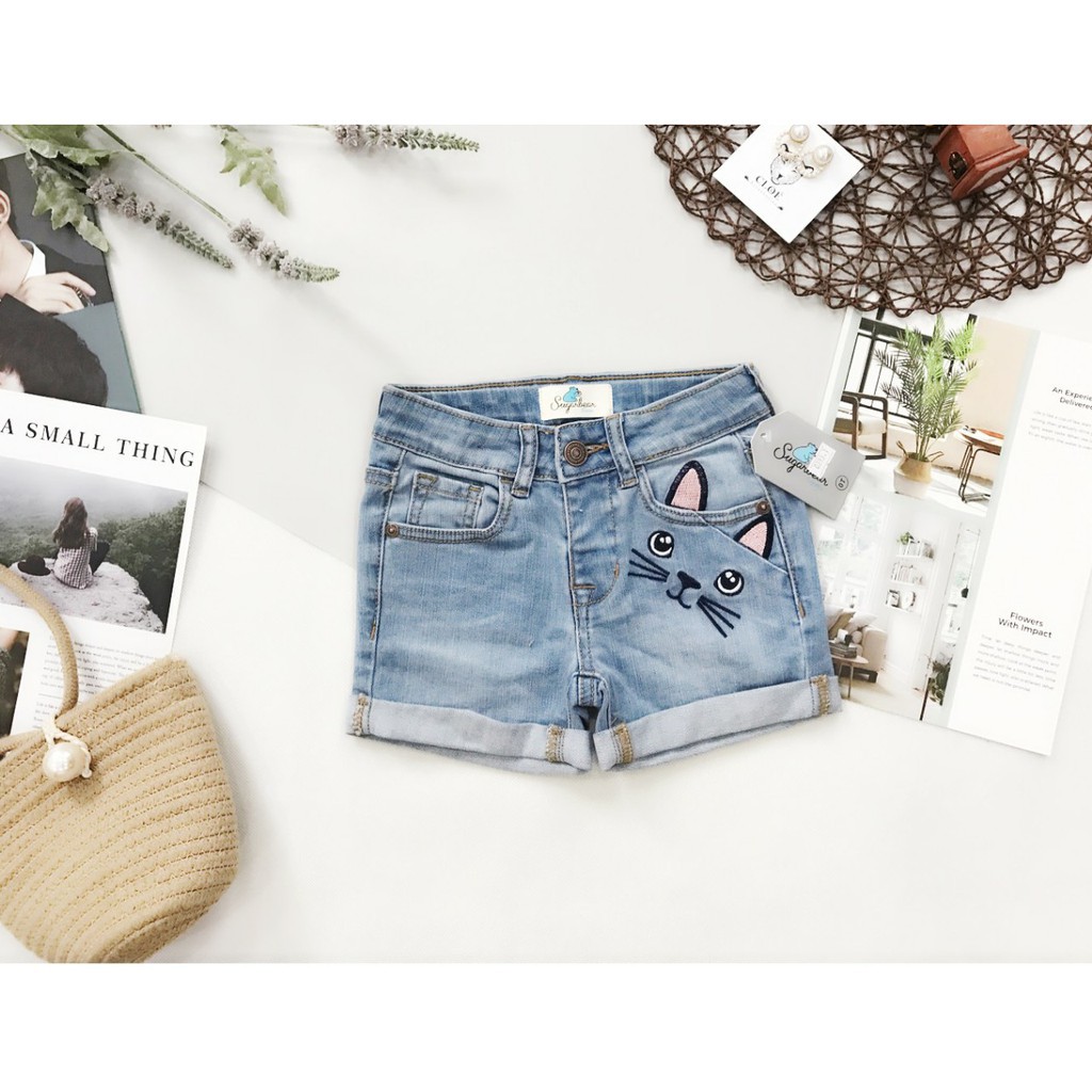 Quần short bò mèo bé gái.