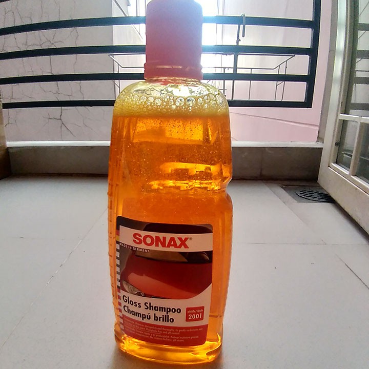 XÀ BÔNG RỬA XE Ô TÔ ĐẬM ĐẶC SONAX 314 300, 1000ml (Gloss Shampoo 314 300, 1000ml)