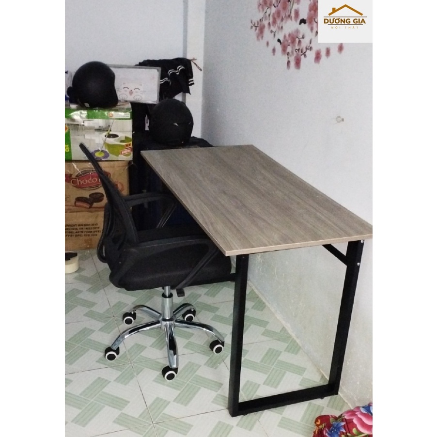 BÀN LÀM VIỆC KHUNG SẮT , K U Z CHẮC CHẮN SIÊU BỀN