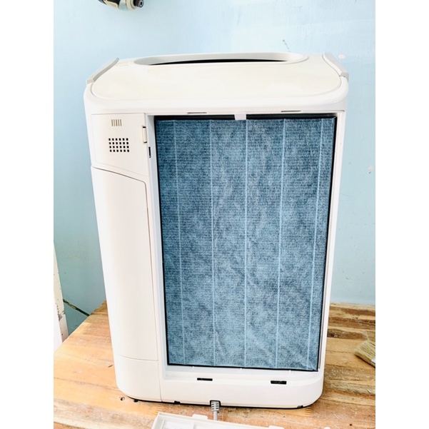 Máy Lọc Khí Tạo Ẩm Sharp INVERTER KC-W65 (like new)