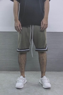 Quần short V line