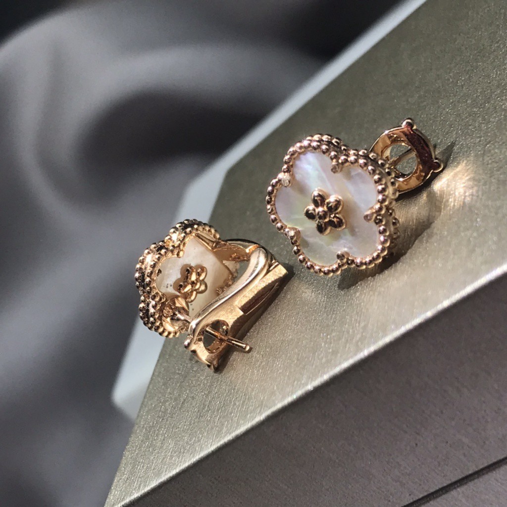 Bông Tai Hình Cỏ Bốn Lá / Vỏ Sò / Hoa Đào Trắng Cho Nữ