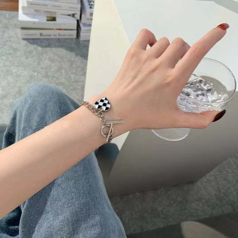 Vòng cổ Mặt Trái Tim Họa Tiết Ô Cờ Độc Đáo Thời Trang Hàn Quốc Cho Nữ