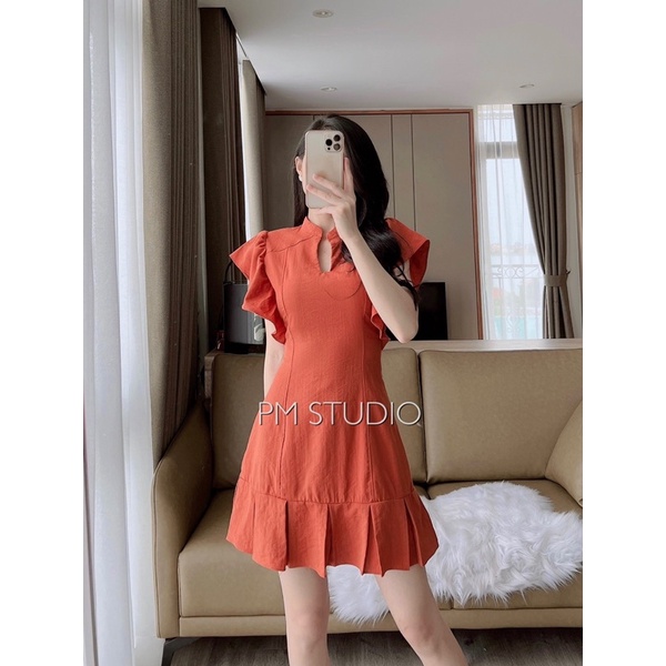 VN734 - VÁY ĐŨI CHÂN XẾP LI CỔ V TAY BÈO