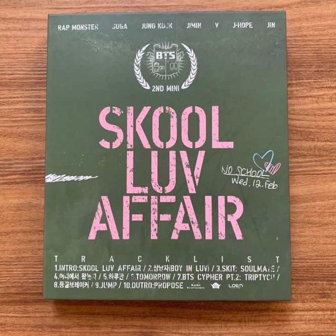 Sticker skool luv affair BTS nguyên seal màu xanh