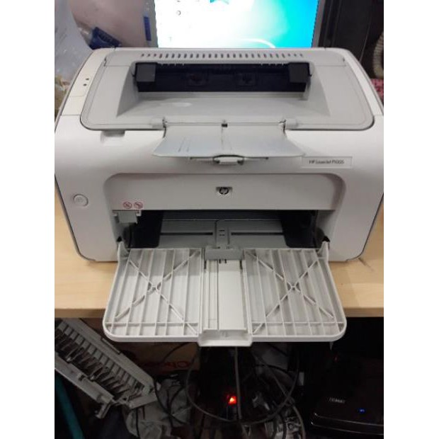 Chính Hãng Máy in hp laserjet 1005. Máy hình thức nhỏ gọn hình thức còn mới. Phù hợp in gia đình và cá nhân.