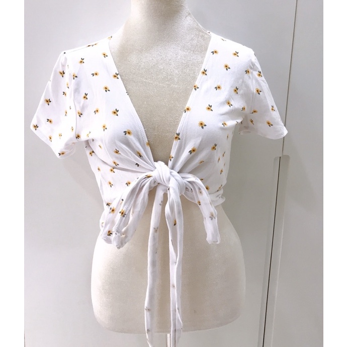 Áo croptop cột nơ hoa nhí