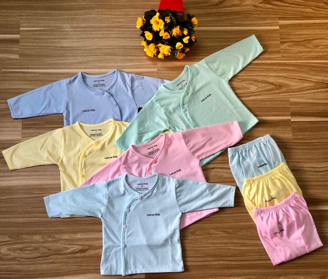 Bộ dài tay cotton sơ sinh khuy lệch, quần đáp đũng