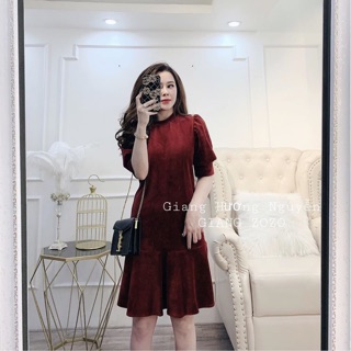 Váy nhung đỏ đuôi cá tay bồng