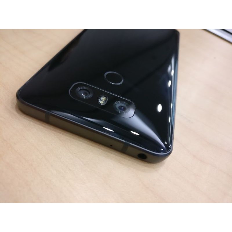 điện thọai LG G6 ram 4gb, bộ nhớ 64gb, bản hàn màu đen.