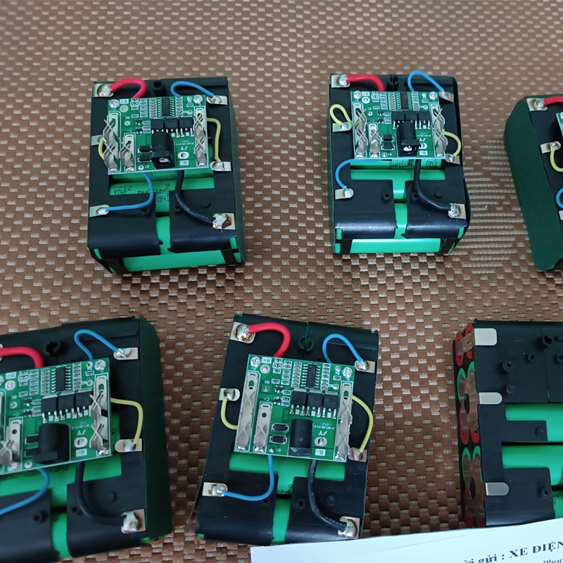 Khối pin Makita 5S2P 18V kèm khung Cell Samsung25R thay thế cho pin makita dung lượng 5Ah xả 45A không mạch