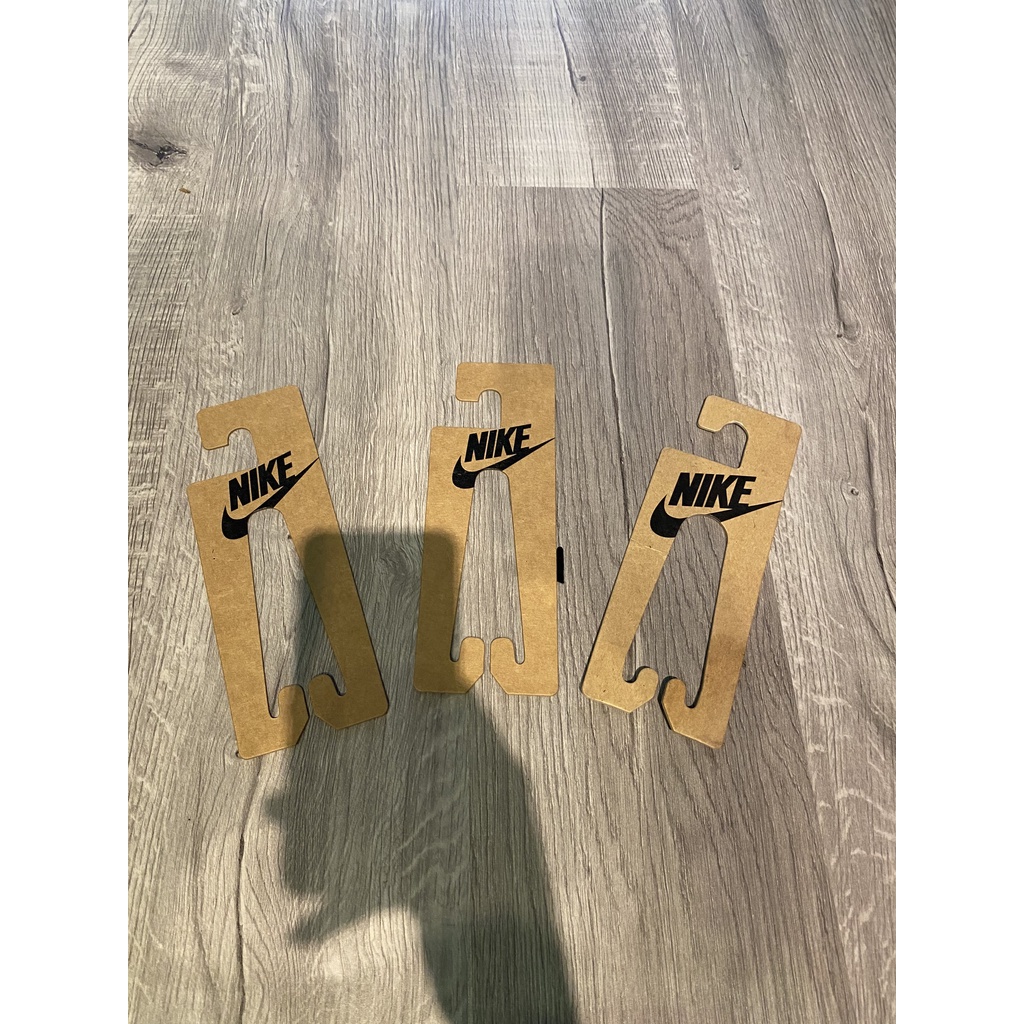 Móc treo dép adidas , Nlike trưng bày