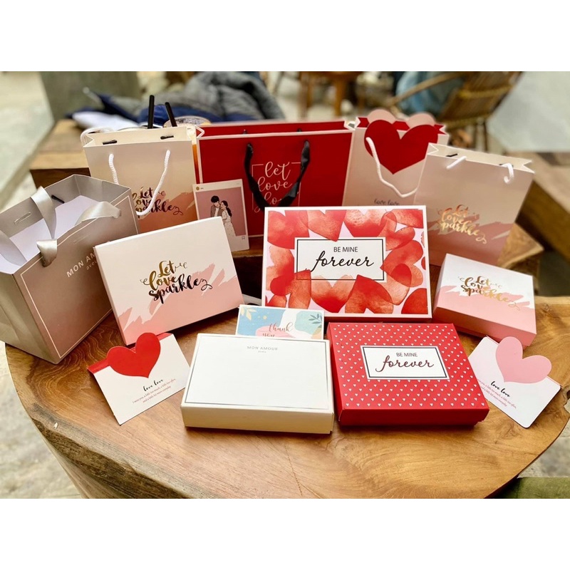Hộp đựng socola LOVE FOREVER đỏ ( KHÔNG KÈM TÚI )