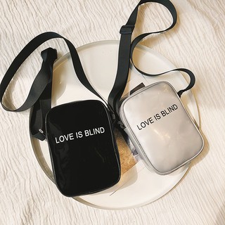 Túi đeo chéo Love is Blind