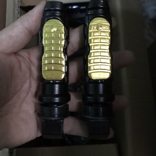 Gác chân sau xe gắn máy