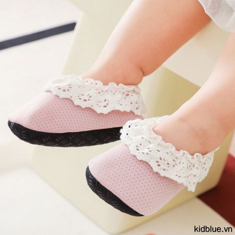 Vớ màu trơn cho bé mềm mại mang trong nhà