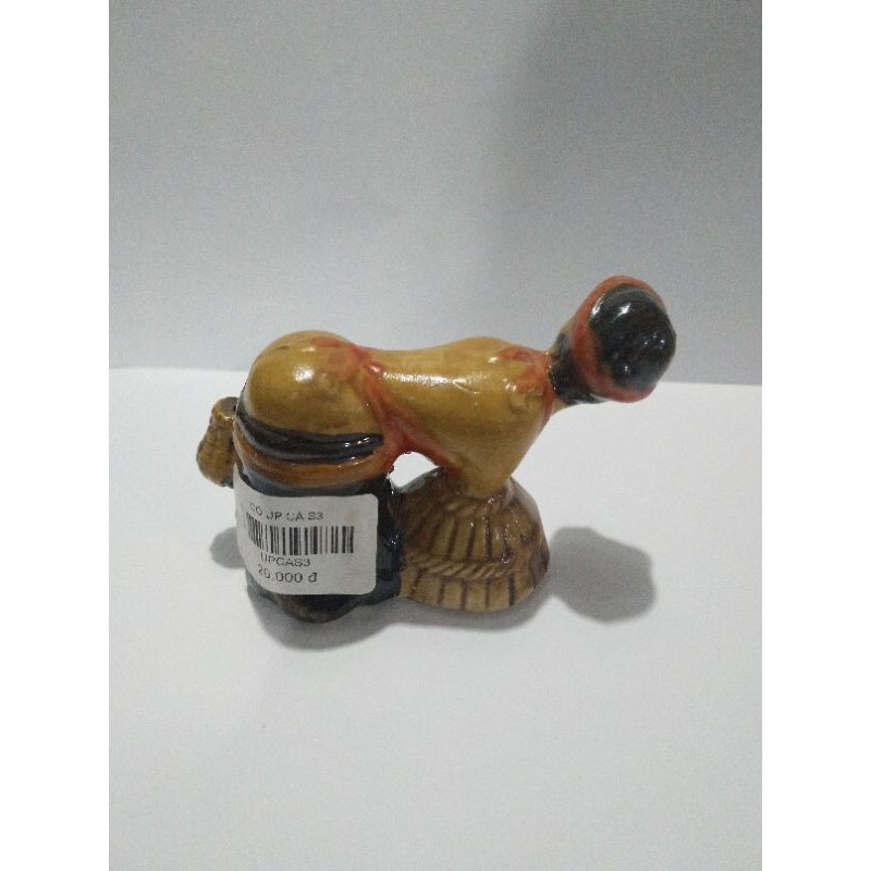 CÔ GÁI ÚP CÁ CÁC CỠ