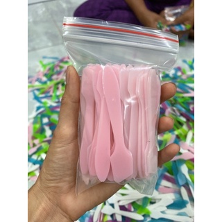 Combo 100 muỗng múc kem body [màu hồng]