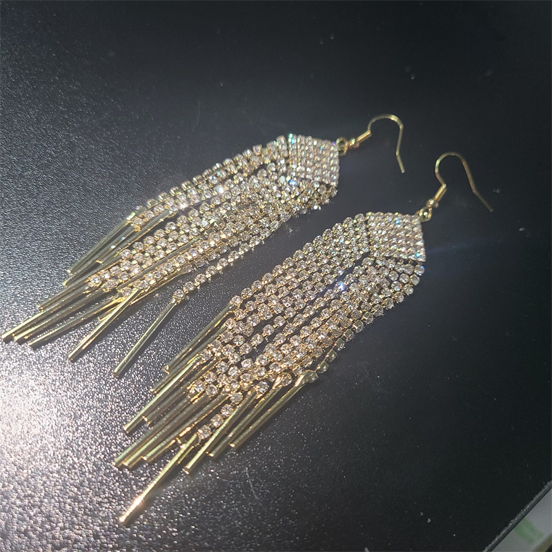 Bông Tai Dài Hình Trái Tim Đính Đá Lấp Lánh Thời Trang Mới Cho Nữ