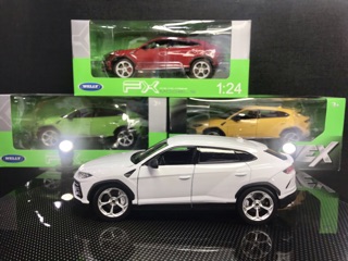Xe Mô Hình Lamborghini Urus 1:24 Welly ( Trắng )
