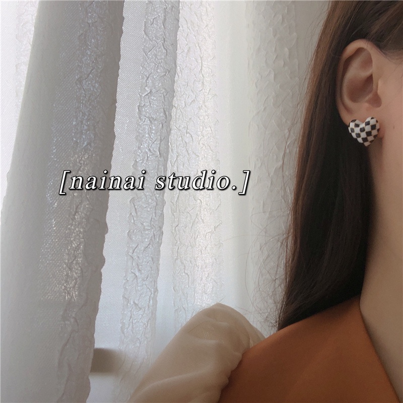 Hoa tai nữ hình trái tim kẻ sọc ca rô 3D thời trang