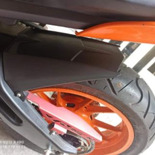 Dè chắn bùn sau R15v3 lắp thay zin