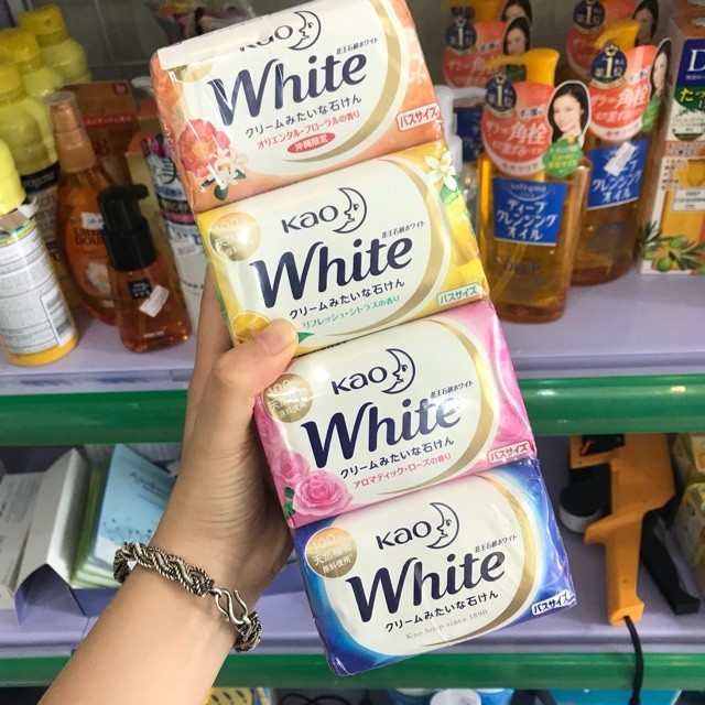 Bánh xà bông tắm Kao white 85g