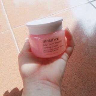 Kem tone up Innisfree