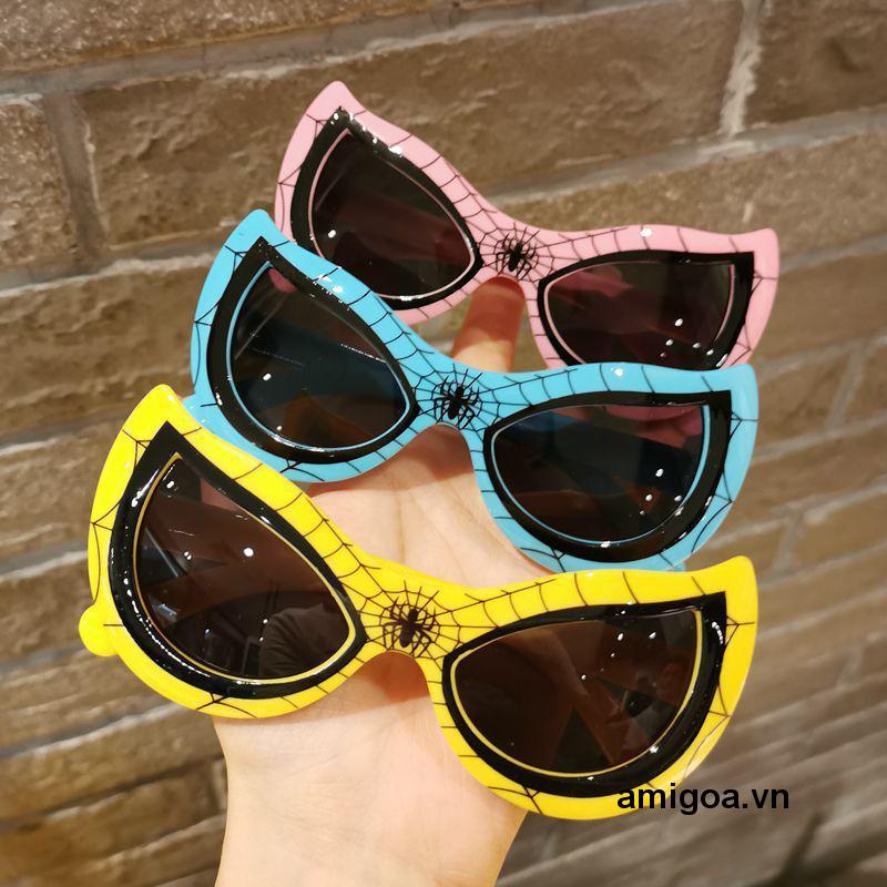 ✨✨Kính râm chống tia UV phong cách phim người nhện dành cho trẻ em