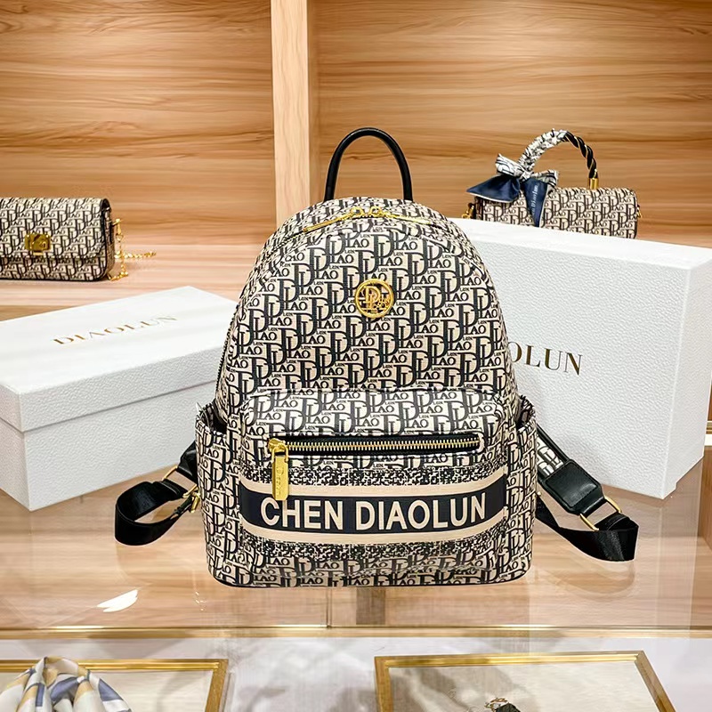 new fashion large capacity woman backpack Travel bag School bag