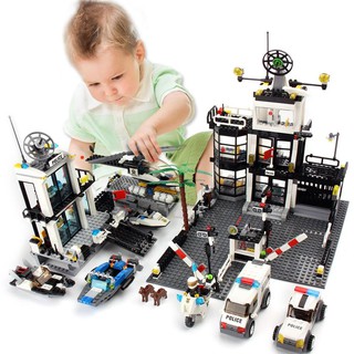 Đồ chơi lắp ráp lego trạm cảnh sát thành phố với 631 mảnh ghép