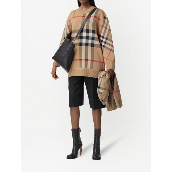 Áo len cổ tròn nam nữ BURBERRY BBR họa tiết hiện đại thu đông 2021