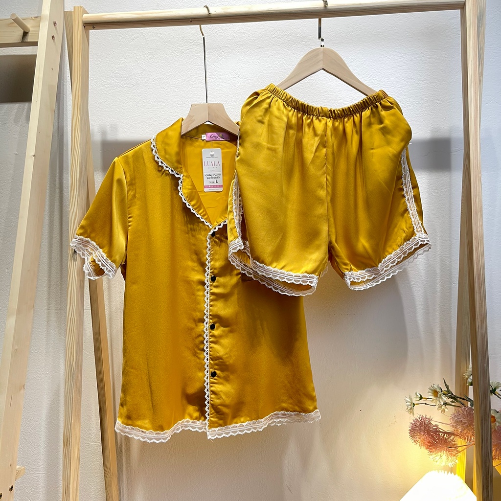 Bộ Mặc Nhà Lụa Satin Đùi Hạc Trắng Quần Hồng Pijama Đồ Ngủ Boody BP03.3 | BigBuy360 - bigbuy360.vn