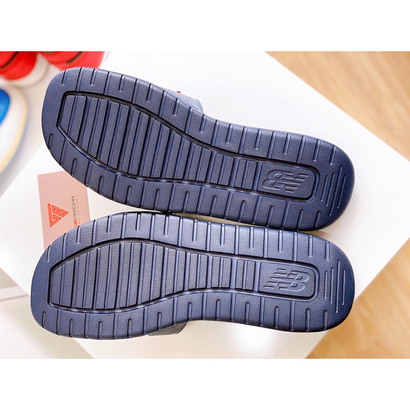 Dép quai ngang dán New Balance cực xịn siêu êm - Ảnh thật shop chụp